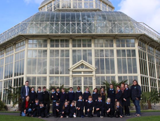 Pictured at the Botanical Gardens for the prize of Agri Aware’s 2019 Incredible Edibles project is 3rd and 4th class of St. Oliver Plunkett’s, KIllina, Co. Kildare with teacher and principle Dominic Tyrrell and Agri Aware Project Manager Kalyn Arias. The students got to explore the grounds, dig in to a planting workshop, and receive new seeds to bring back to their school. The school also received a sun bubble greenhouse for their own school garden as part of their prize. Visit www.incredibleedibles.ie to register today!